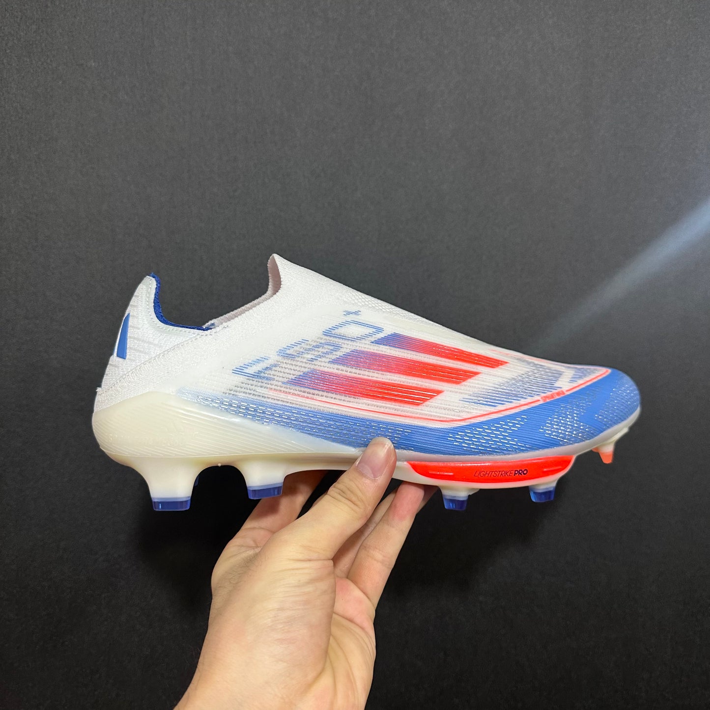 F50+ LACELESS