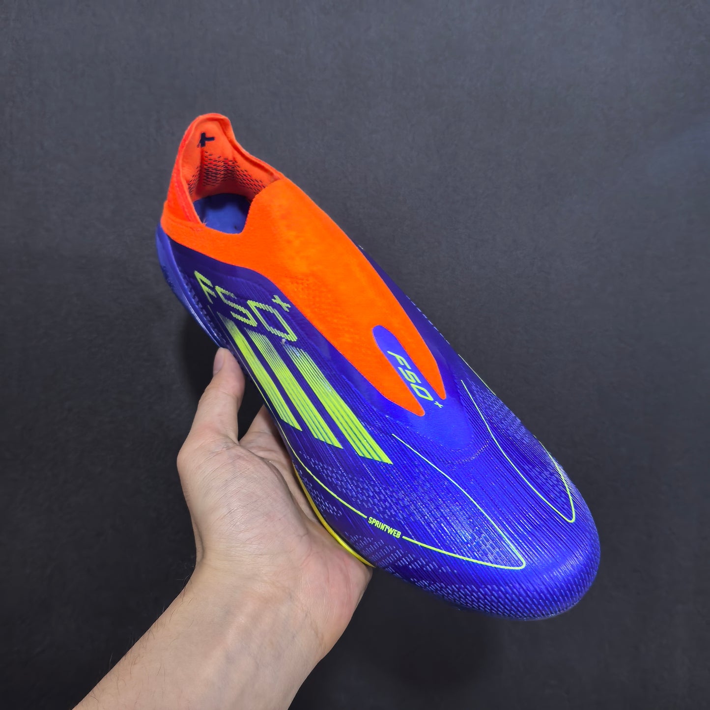 F50+ LACELESS