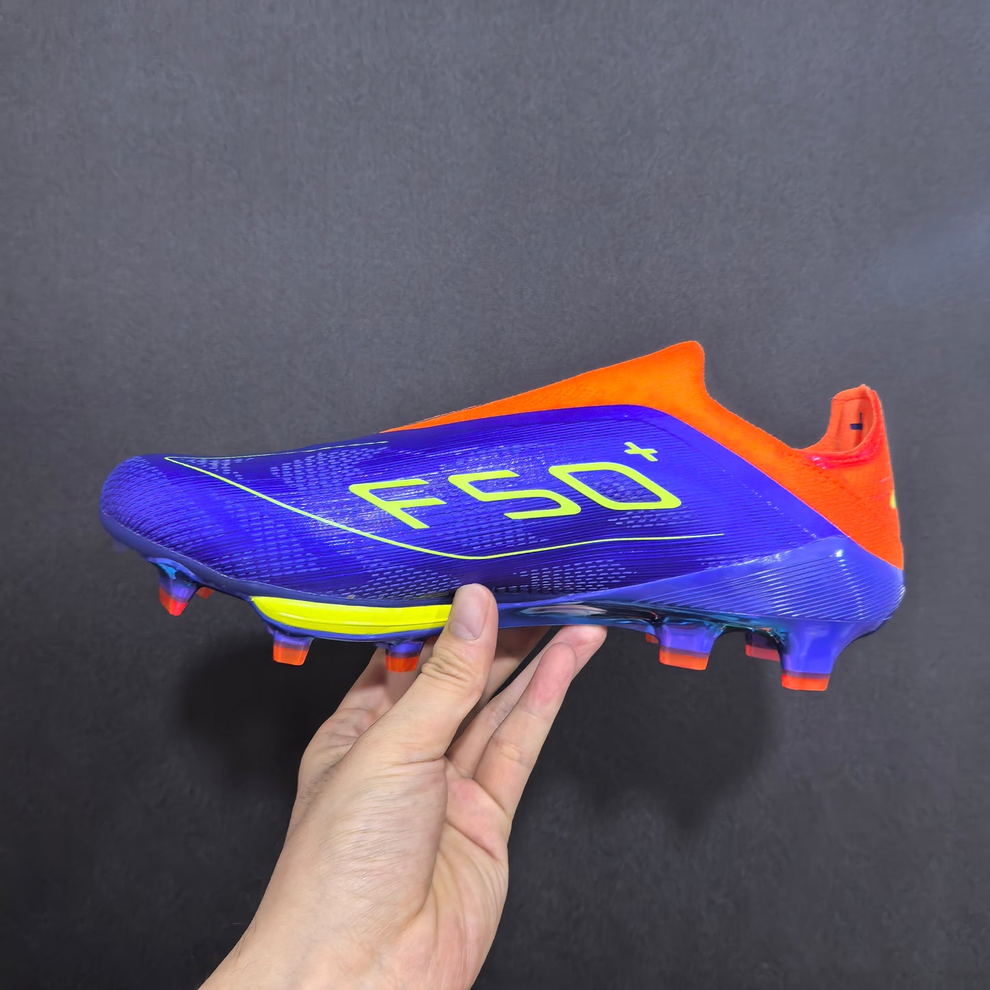 F50+ LACELESS
