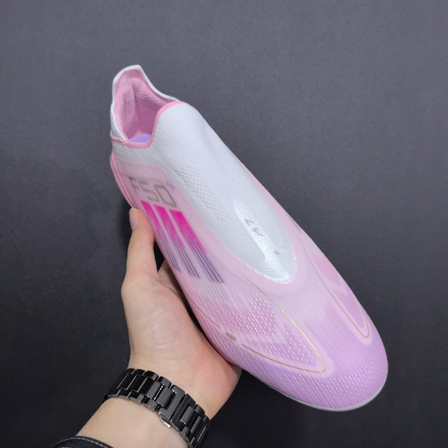 F50+ LACELESS