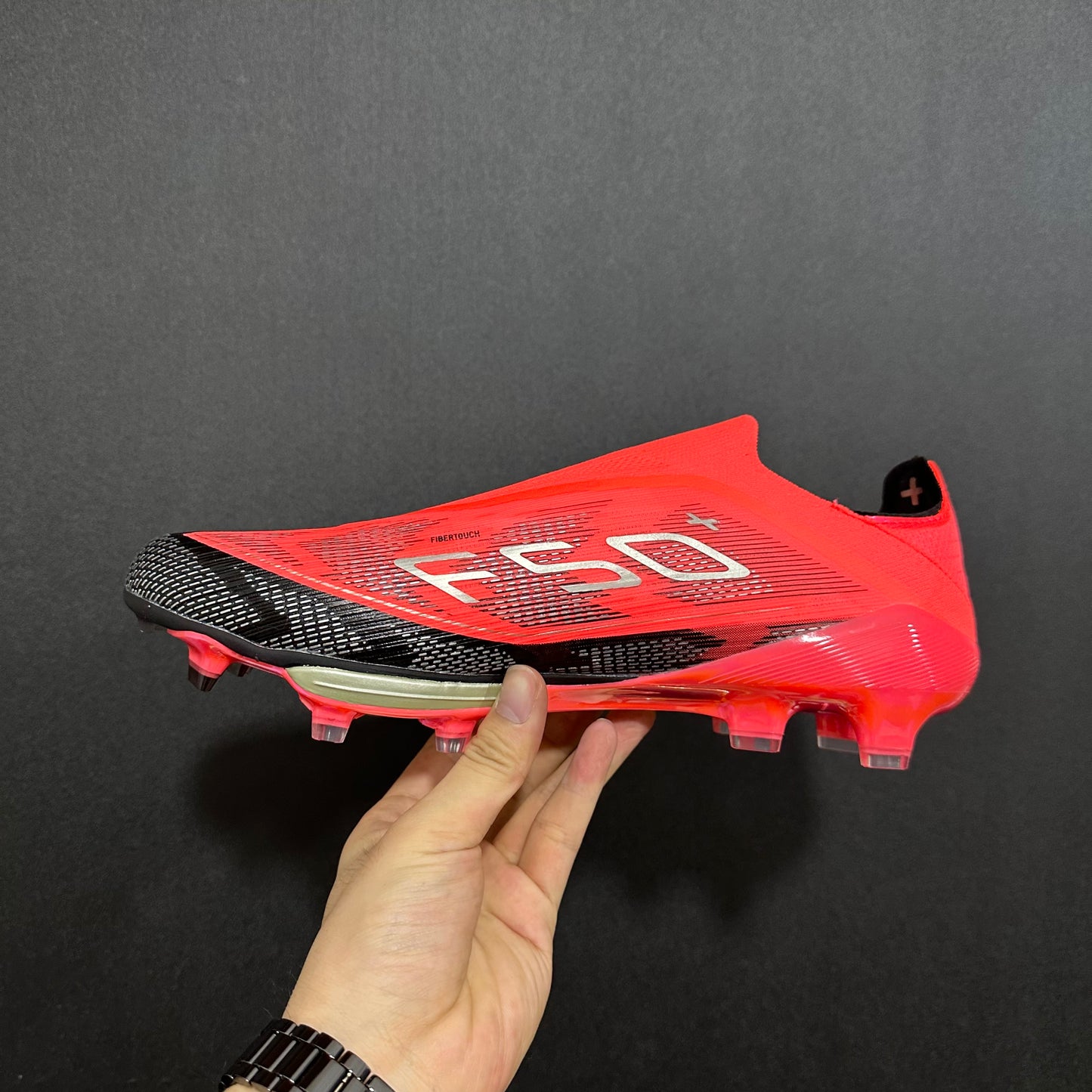 F50+ LACELESS