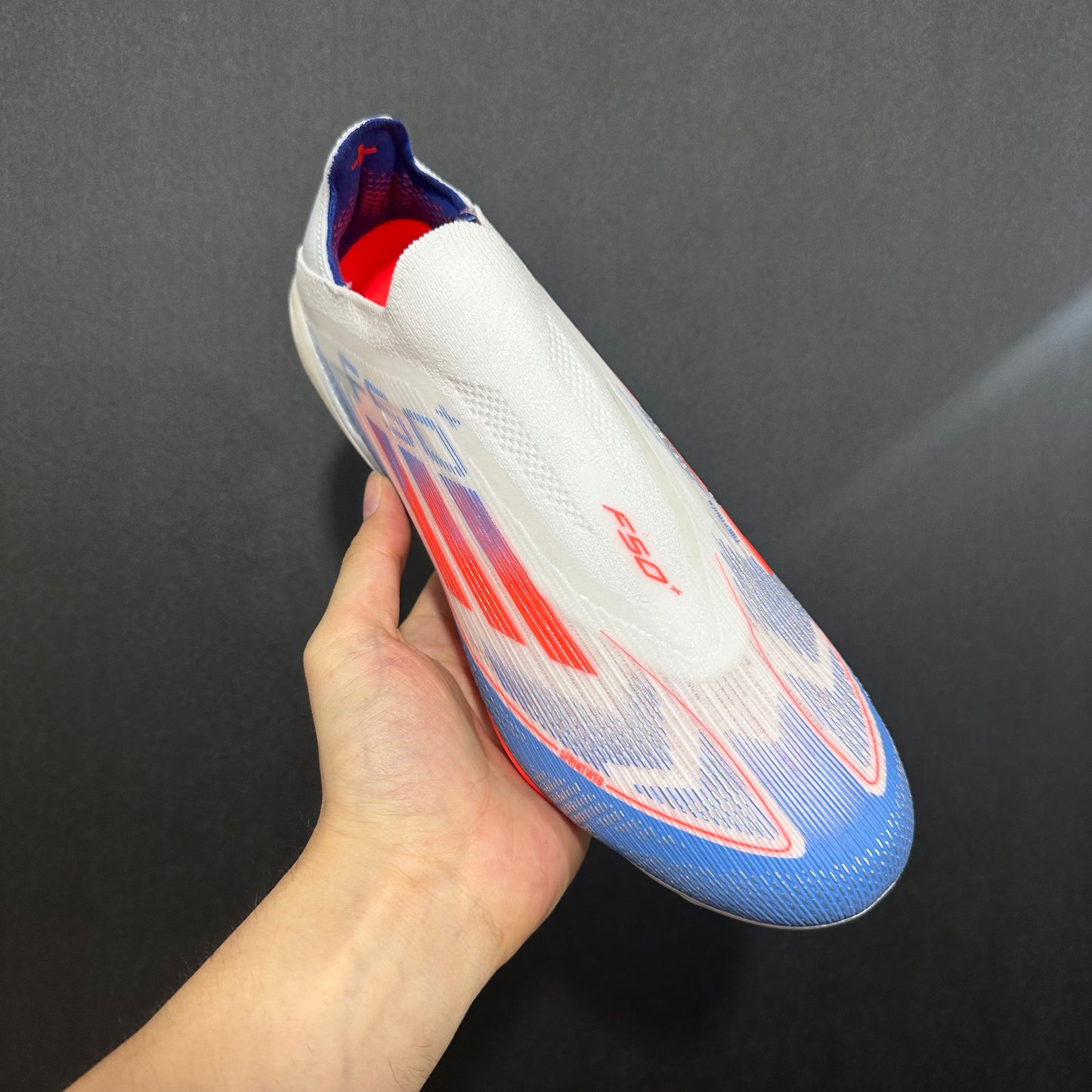 F50+ LACELESS