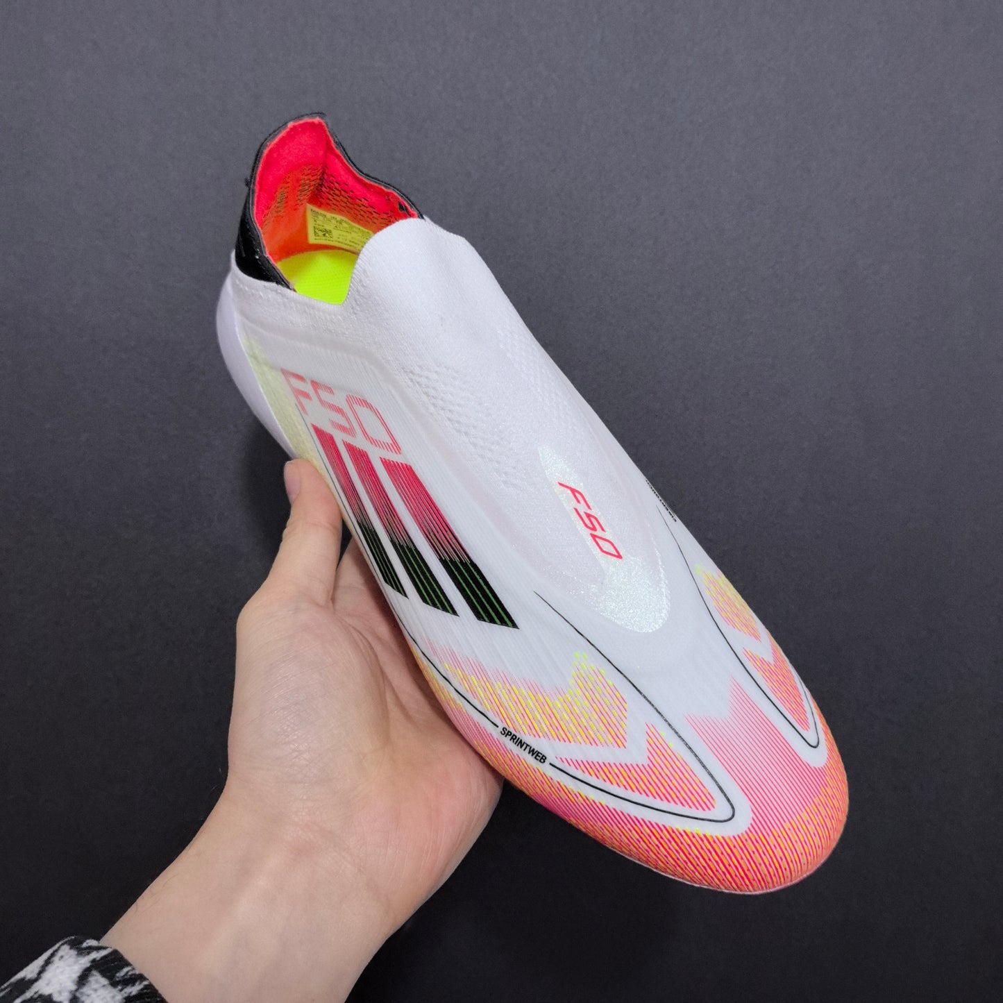 F50 LACELESS