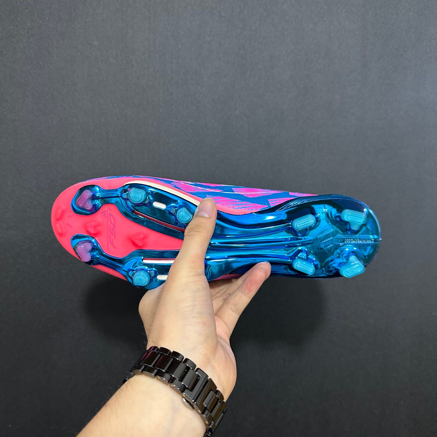 F50+ LACELESS