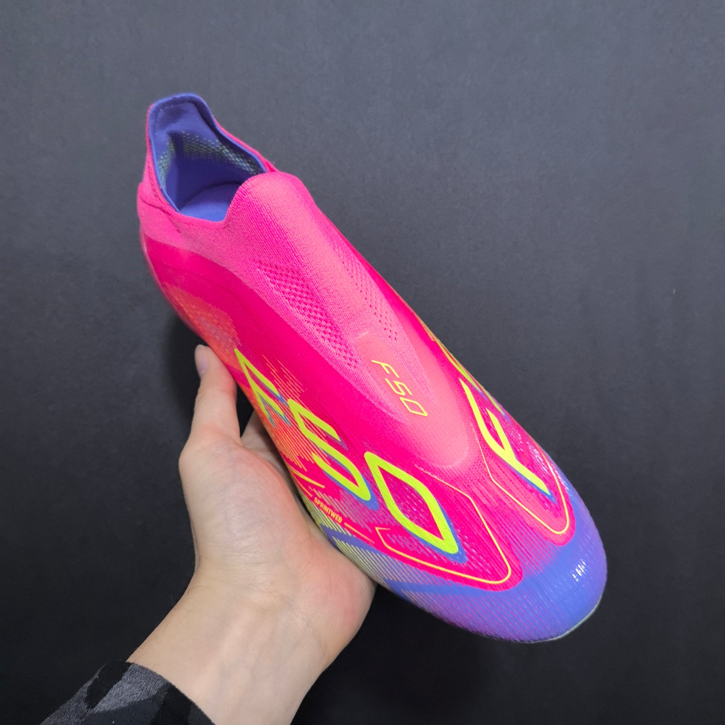 F50 LACELESS
