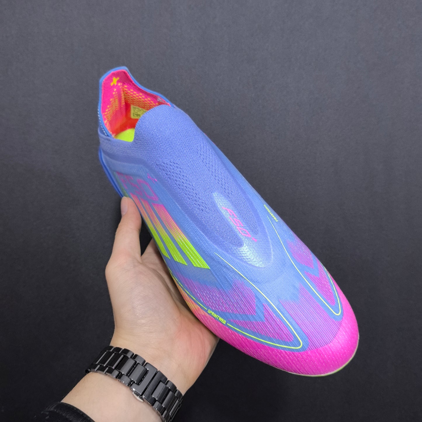 F50+ LACELESS